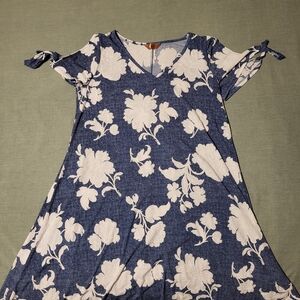 SJS Blue and White Floral Midi Dress